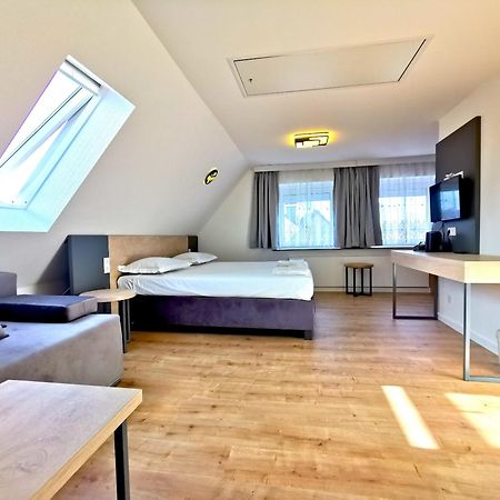 Home Inn Hotel Дормаґен Екстер'єр фото