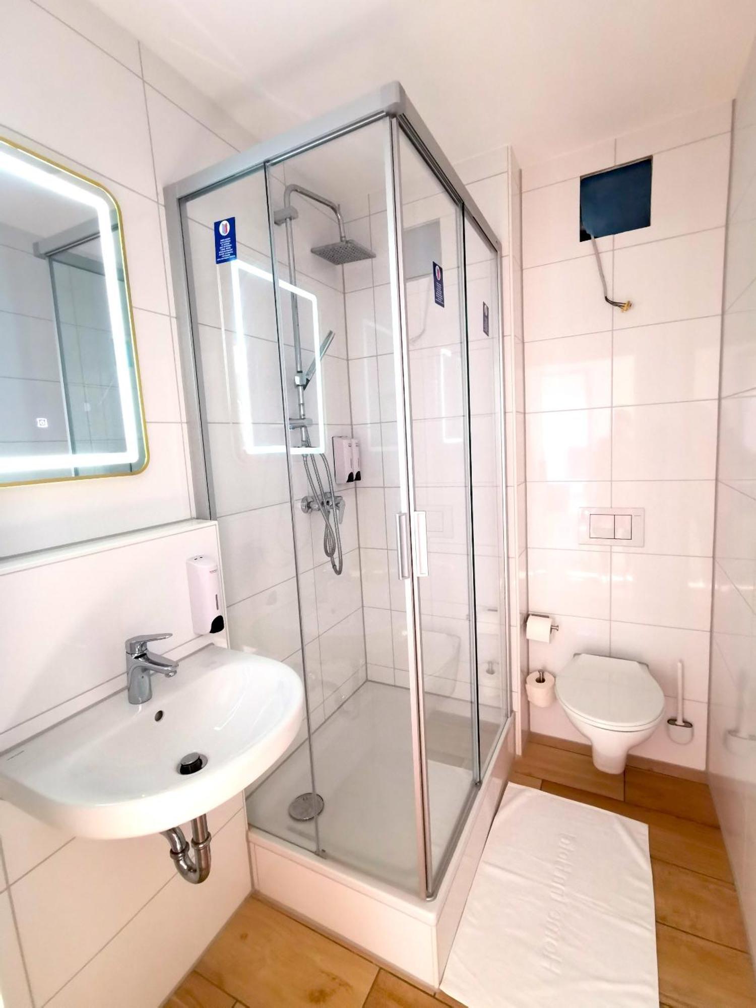 Home Inn Hotel Дормаґен Екстер'єр фото