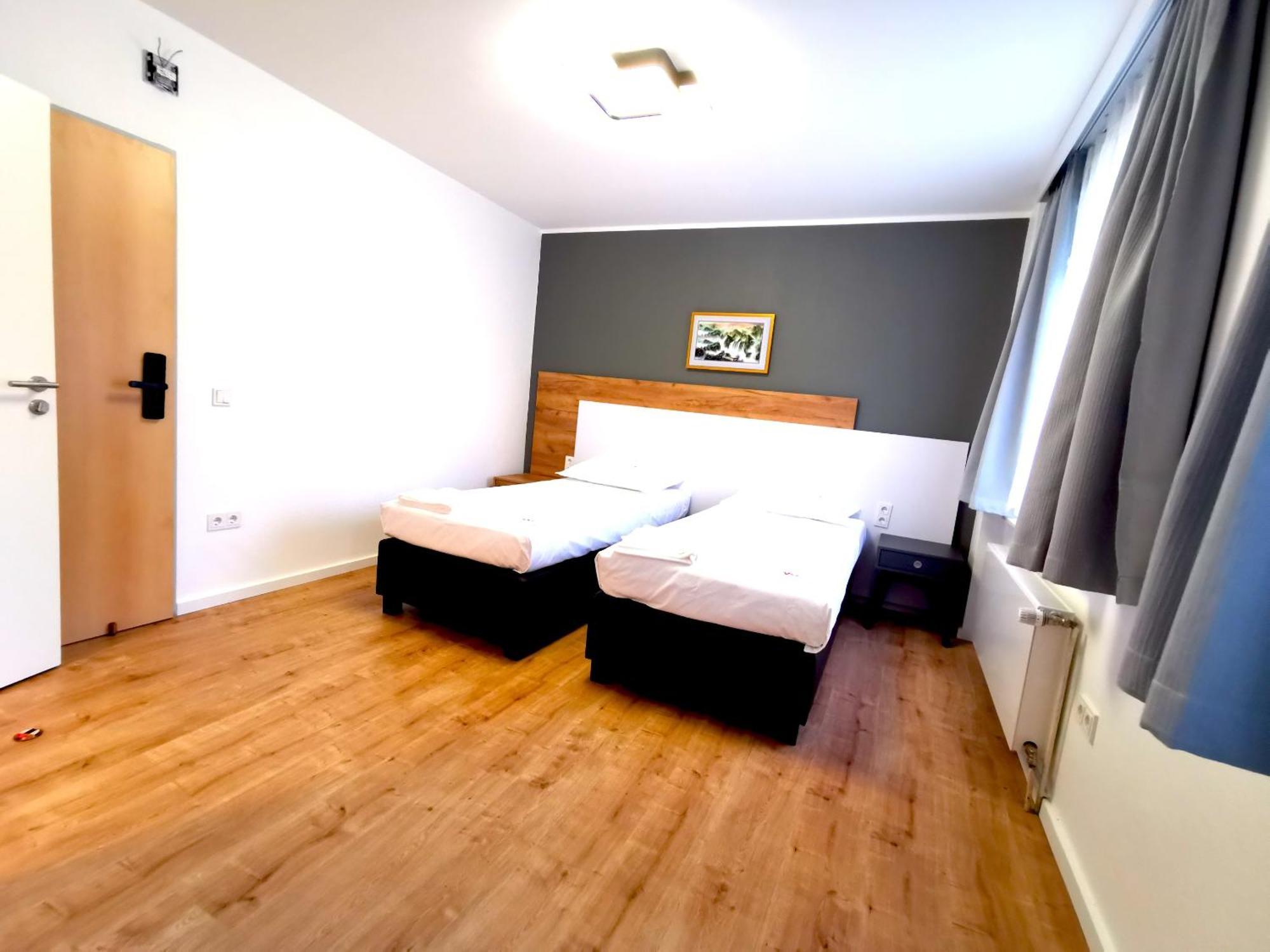 Home Inn Hotel Дормаґен Екстер'єр фото