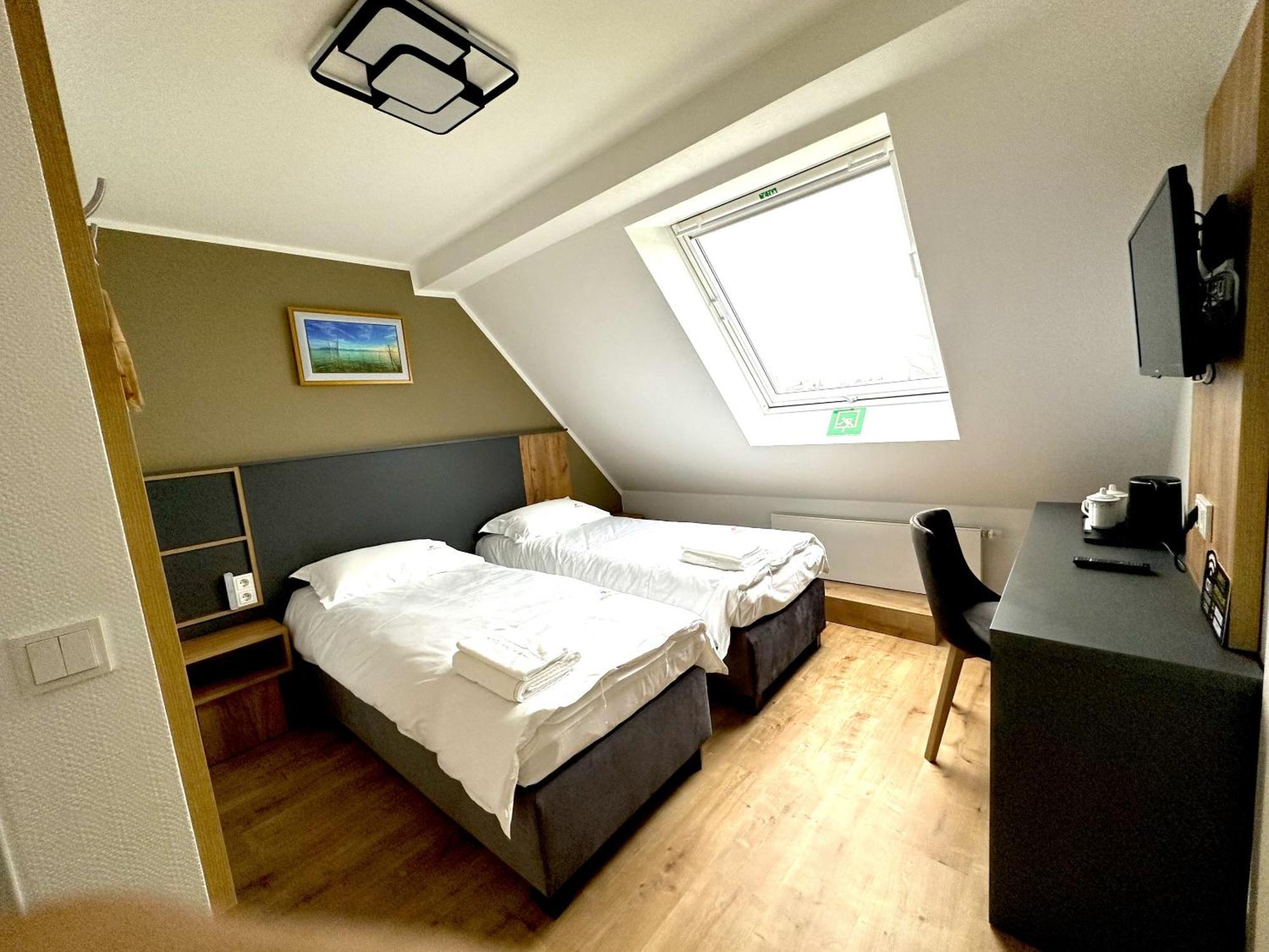 Home Inn Hotel Дормаґен Номер фото